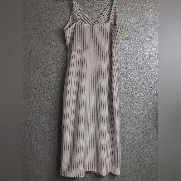 Fun Summer White Dress With Black Stripes & A Criss Cross Bodice   Size L - Picture 11 of 14